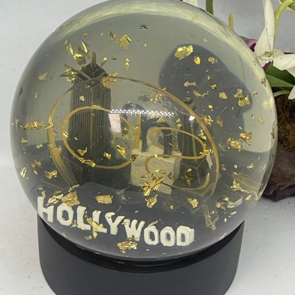 Scott Barnes Limited Edition Snow Globe-NIB - Picture 5 of 7